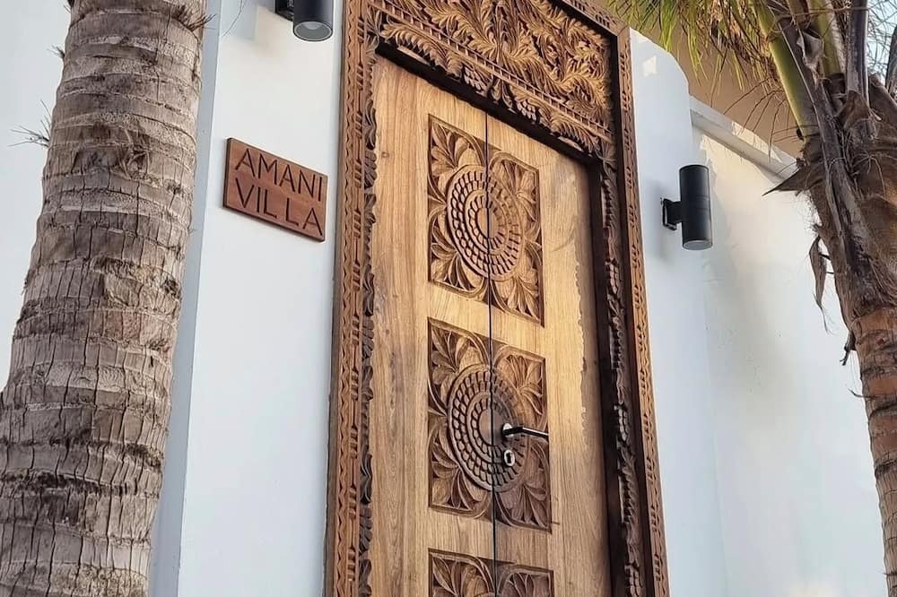 Zanzibar Town Villa | Our Villa "AMANI" on a Paradise beach