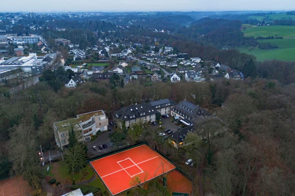 Heiligenhaus Hotel | Escape Room With Garden Near Velbert Forest Pets Allowed Parking Included