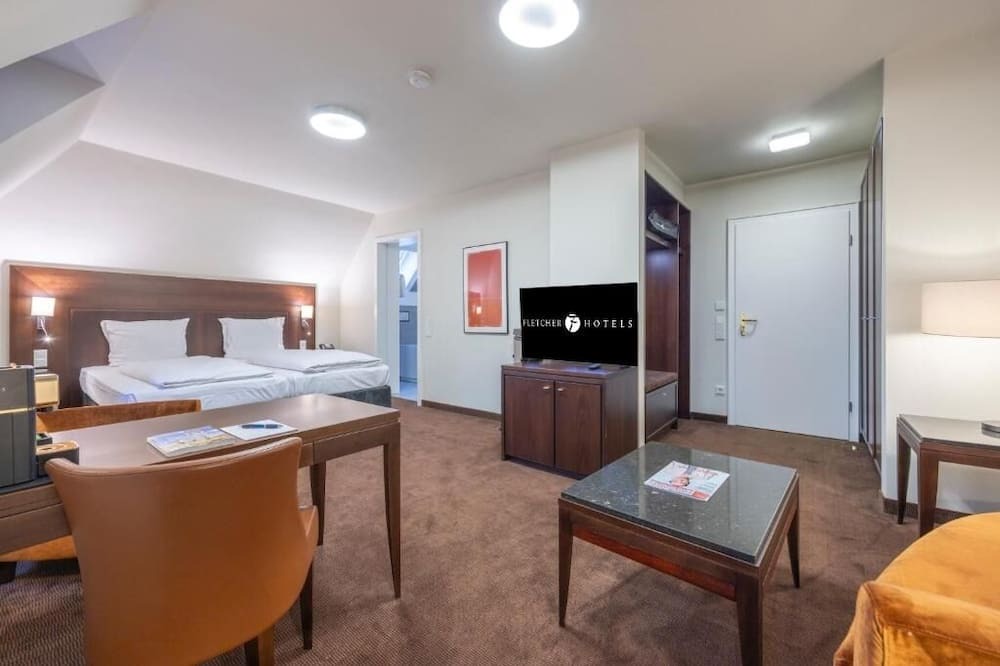 Heiligenhaus Apartment | Unwind Unit Near Villa Hügel Pets Allowed And Free Parking