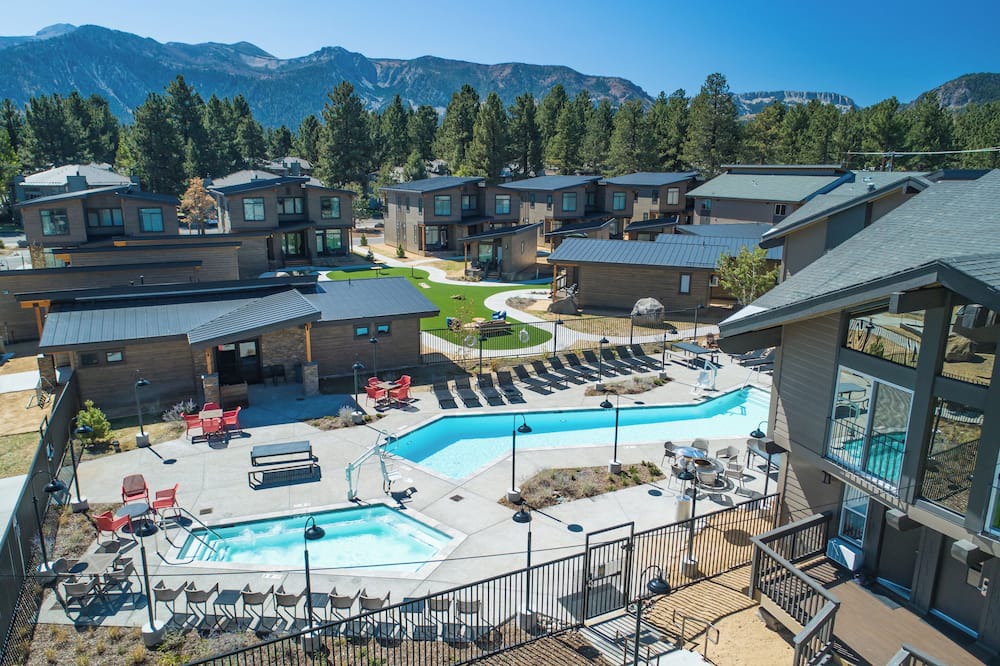 Mammoth Lakes Hotel | Alpine Room Near Sherwin Lakes, Mammoth Mountain, and Epic Hiking Adventures