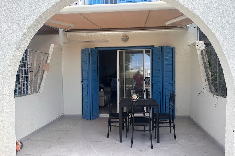 Paphos Cottage | WINTER SUN BY THE MED1nFully remodeled townhouse 5 minutes' walk from sea front