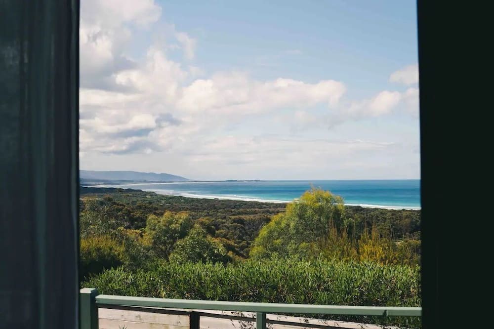 Bicheno Cabin | Panorama Cabin - a cosy shack and an epic view (A)