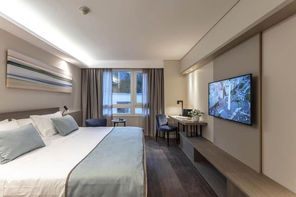 San Nicolas Hotel | Relax in a Stylish Room Perfect for Culture Lovers - Explore Buenos Aires