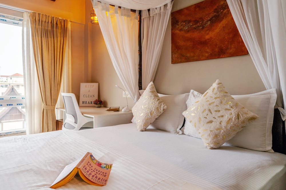 Nerul Apartment | White Feather Castle