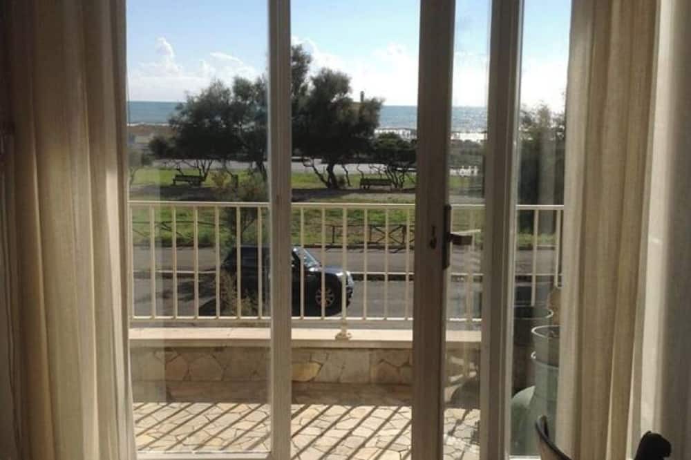 Quartiere XXXIV Lido di Ostia Levante Apartment | La casa sul Mare Ostia Lido