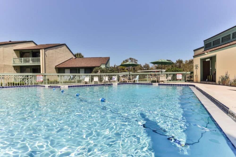 New Smyrna Beach House | 2 bedroom, Updated Townhome, in Golf Course neighborhood Sugar Mill