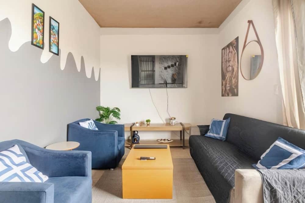 Americana House | Fabulous 2-bedroom house with AC in charming Americana