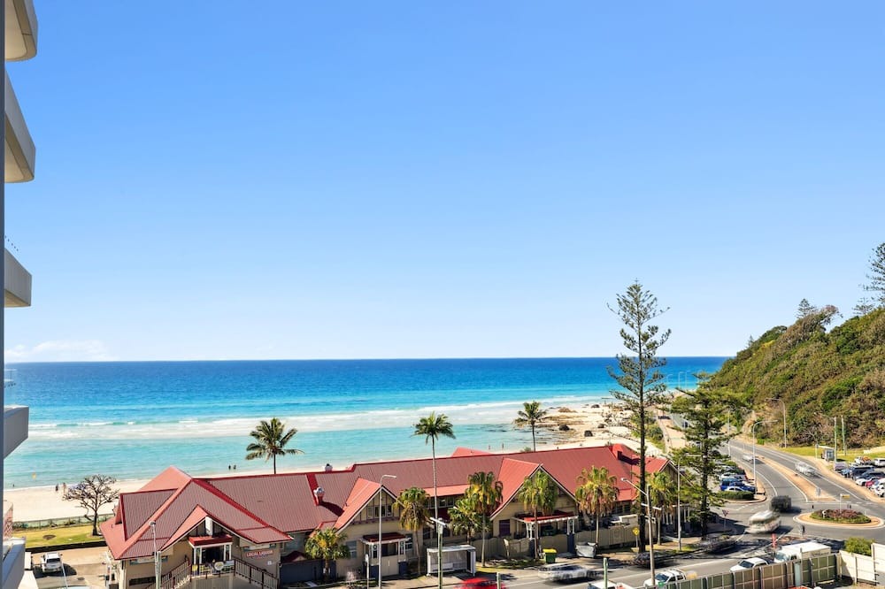 Coolangatta Apartment | Beachfront 1-Bed Flat with Pool & Gym Access