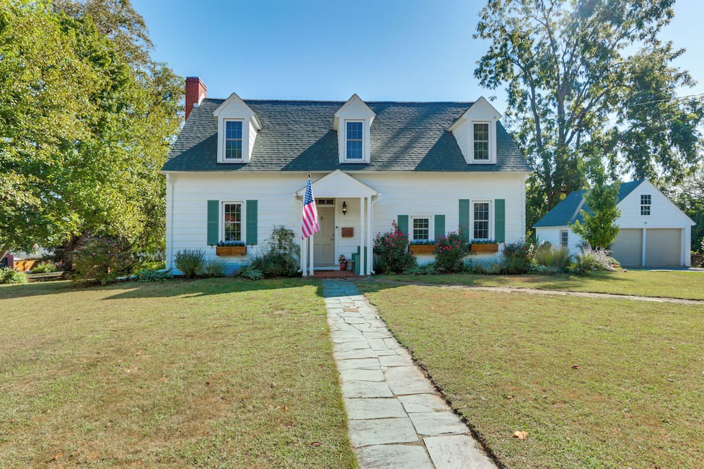 Charles Town House | Walkable Location: Historic Home in Charles Town!
