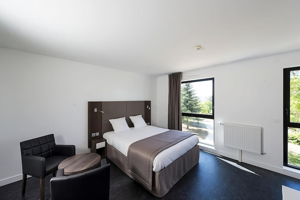 Dijon Hotel | Retreat to Cozy Studio Convenience Beside Urban Campus | 2 Studios