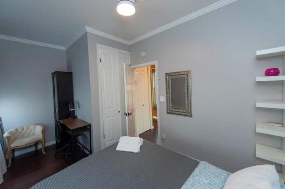 Sea Gate Apartment | Private entrance studio with bathroom