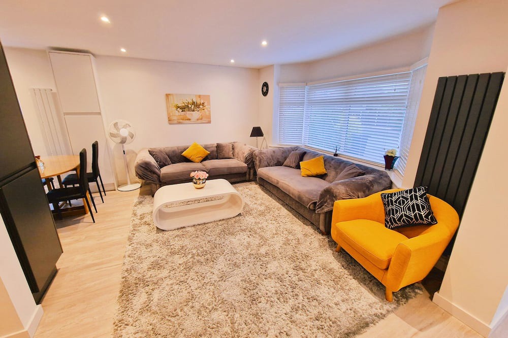 Chorlton-by-Backford House | Luxurious Home in Chester, a Beautiful Sanctuary