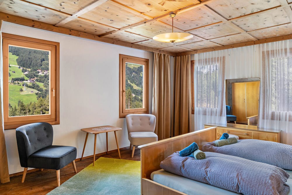 Hainzenberg Apartment | Room '4' with Mountain View, Shared Terrace and Wi-Fi