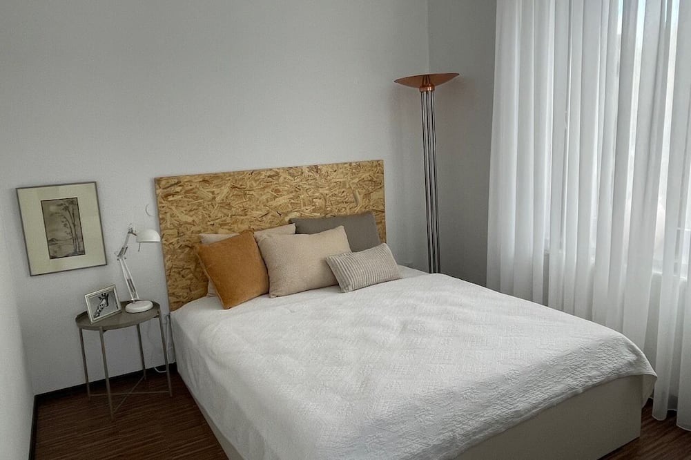 Rhein-Erft-Kreis District Apartment | Superior Apartment: City location Museums Castles Phantasialand shuttle on the doorstep