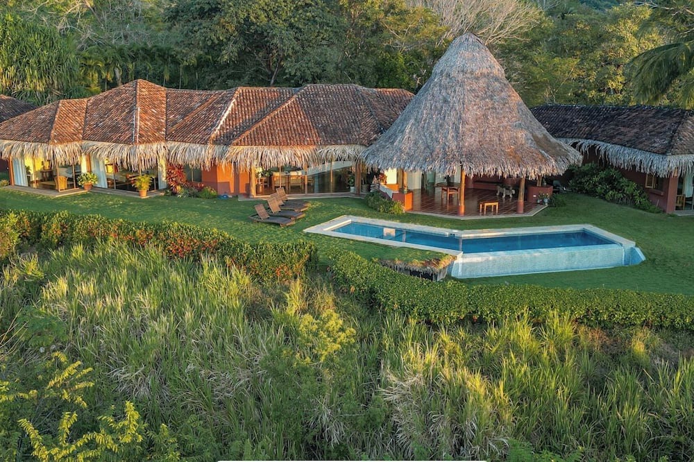 Islita House | Walk to the beach from 4 bedroom house w/ salt water infinity pool.