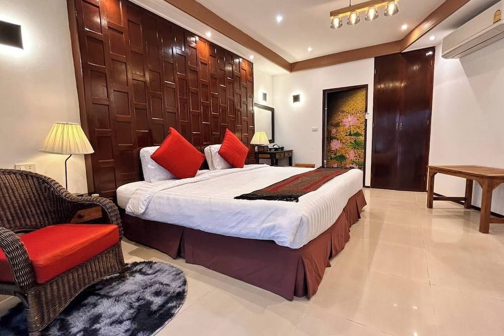 Bang Khla House | Rainbow Arokaya Holistic Longevity Wellness Resort - Riverfront Room 8