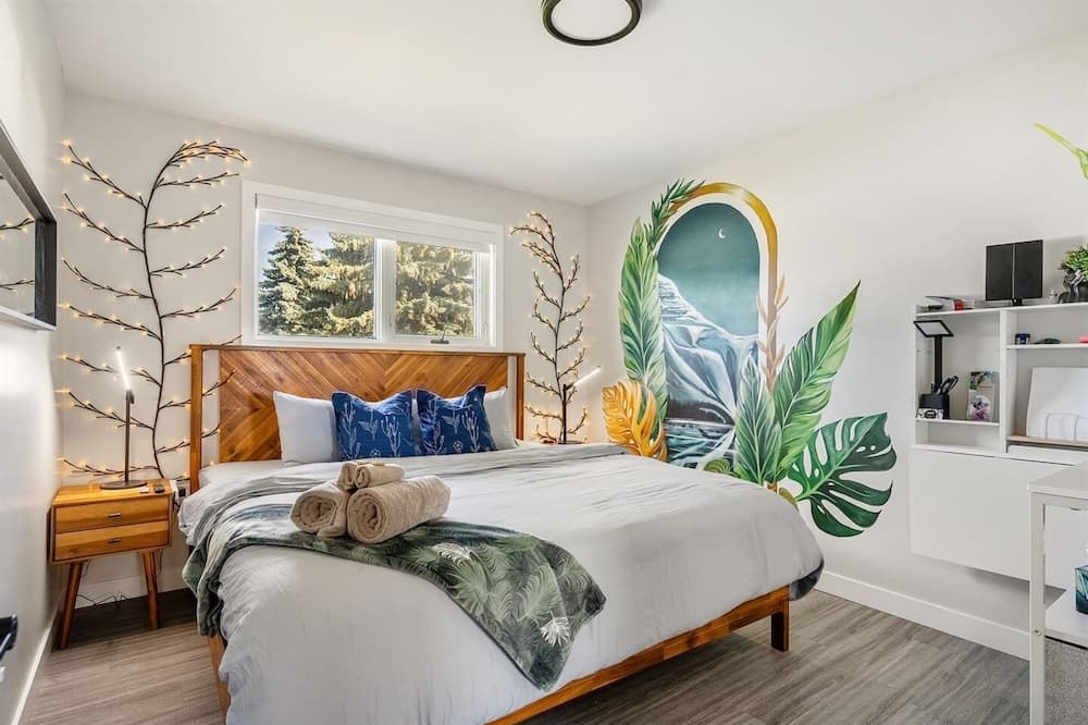 Northeast Edmonton House | Pac-Man fun, pet-friendly comfort, and cozy vibes near Downtown Edmonton