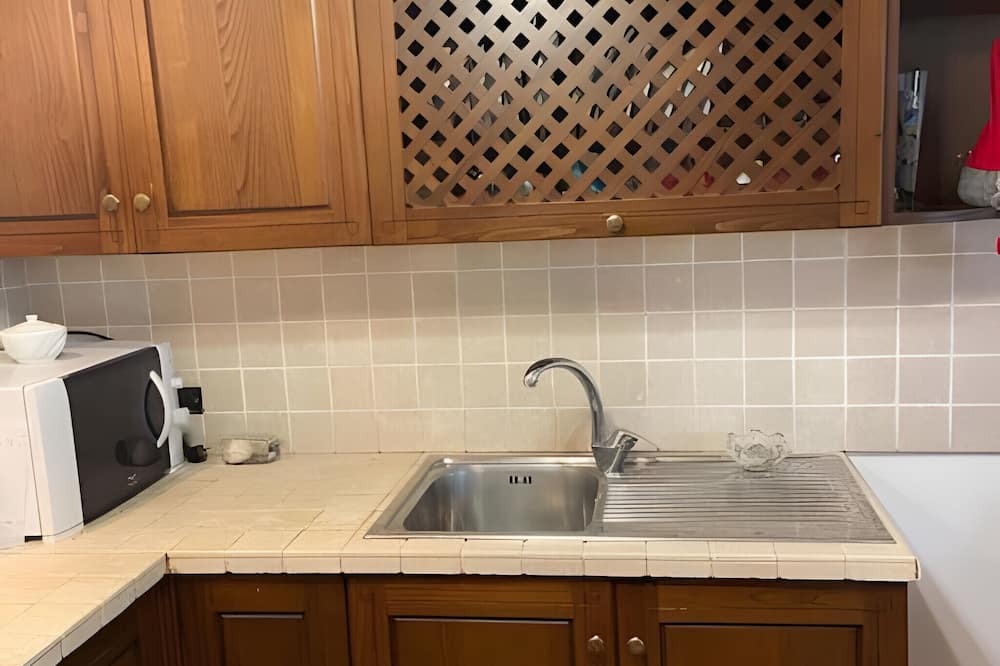 Guidonia Montecelio Apartment | Apartment 'Casa Vacanze - Roma' with Private Terrace and Wi-Fi