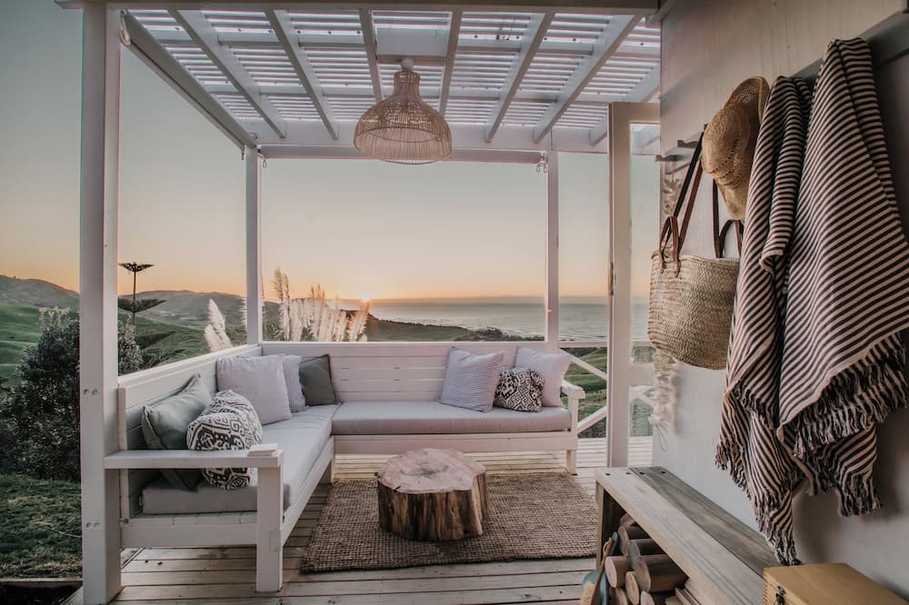 Gisborne Cabin | Hinterland Retreat. Coastal glamping cabin minutes from the surf.