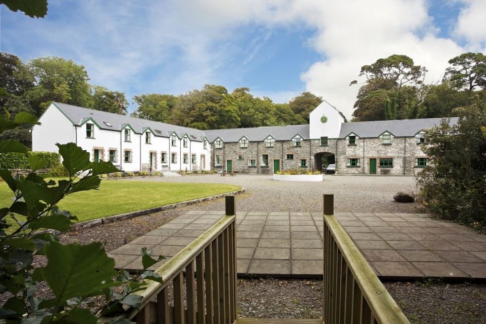 Ardnatrush Cottage | Ardnagashel Est No 6 - a two story that sleeps 4 guests in 2 bedrooms