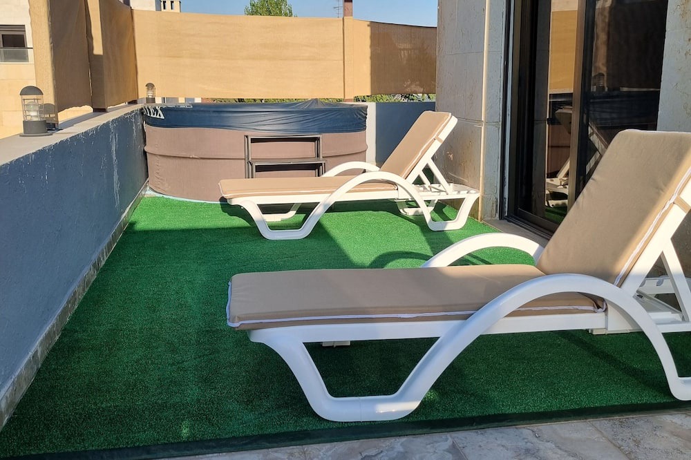 Amman Apartment | Luxurious Amman Apartment with Private Pool and Modern Amenities