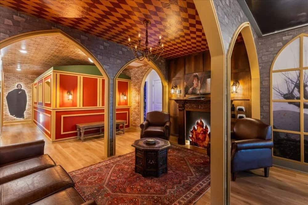 Four Corners Villa | Windsor Cay - Ten Bedroom Villa, Sleeps 24