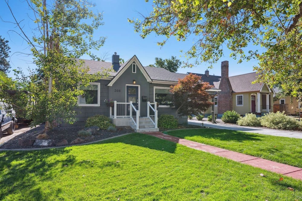 Depot Bench House | Charming Tudor On The Bench