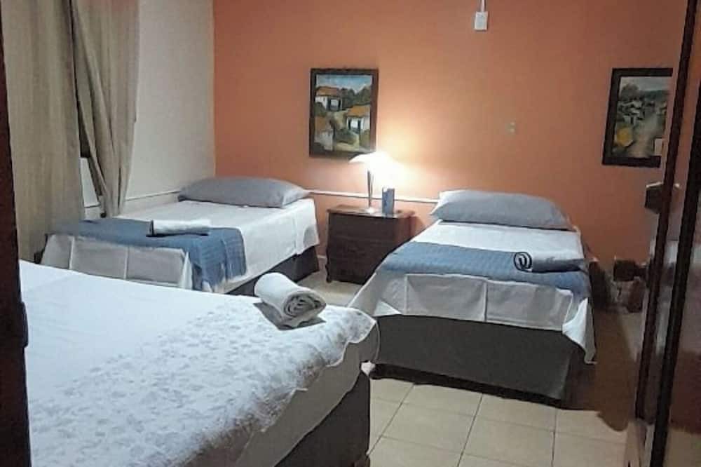 Leon House | RELAX IN WARM ROOMS AND SPACE TO REST COMFORTABLY.