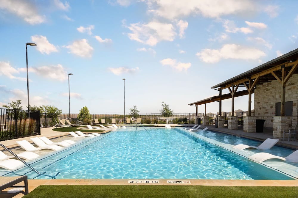 Buda House | Purple Prairie Retreat/Pool, Patio, & BBQ