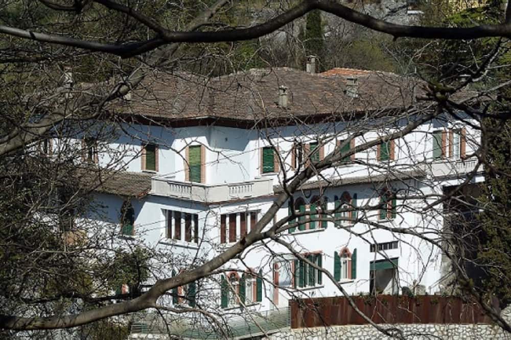 Torbole sul Garda Villa | Villa Garden Belvedere Nago