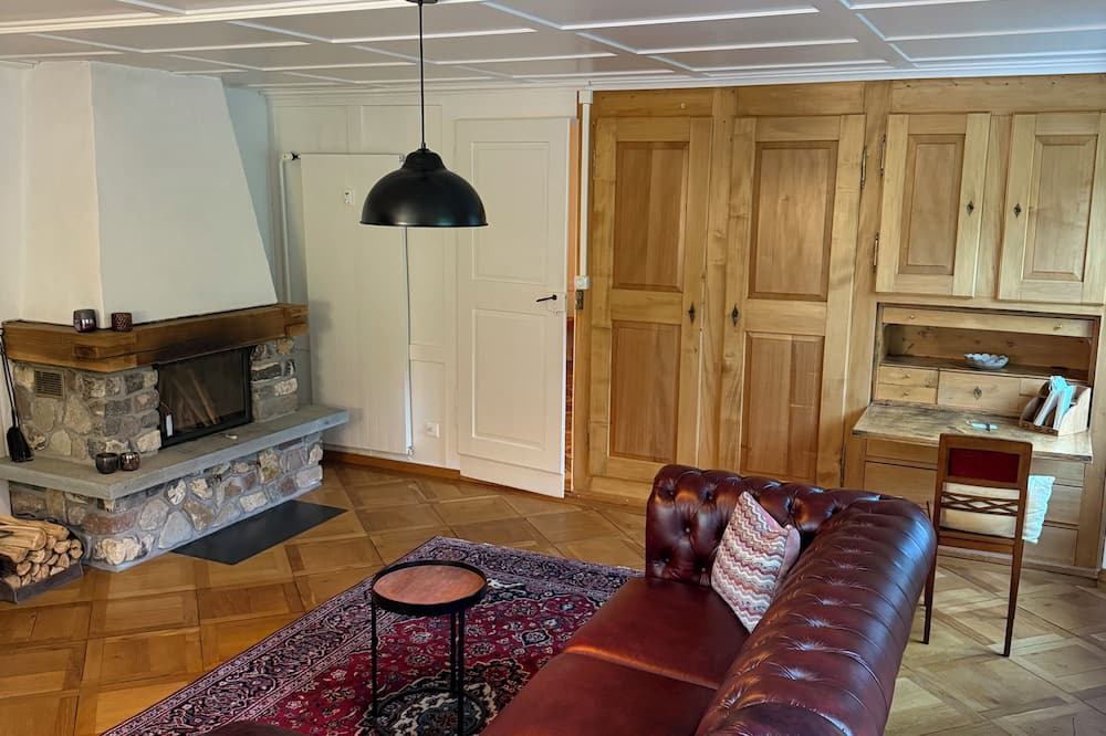 Glarus Sued Apartment | Schweizerhaus Glarus - Historic with charm, ideal for groups and families