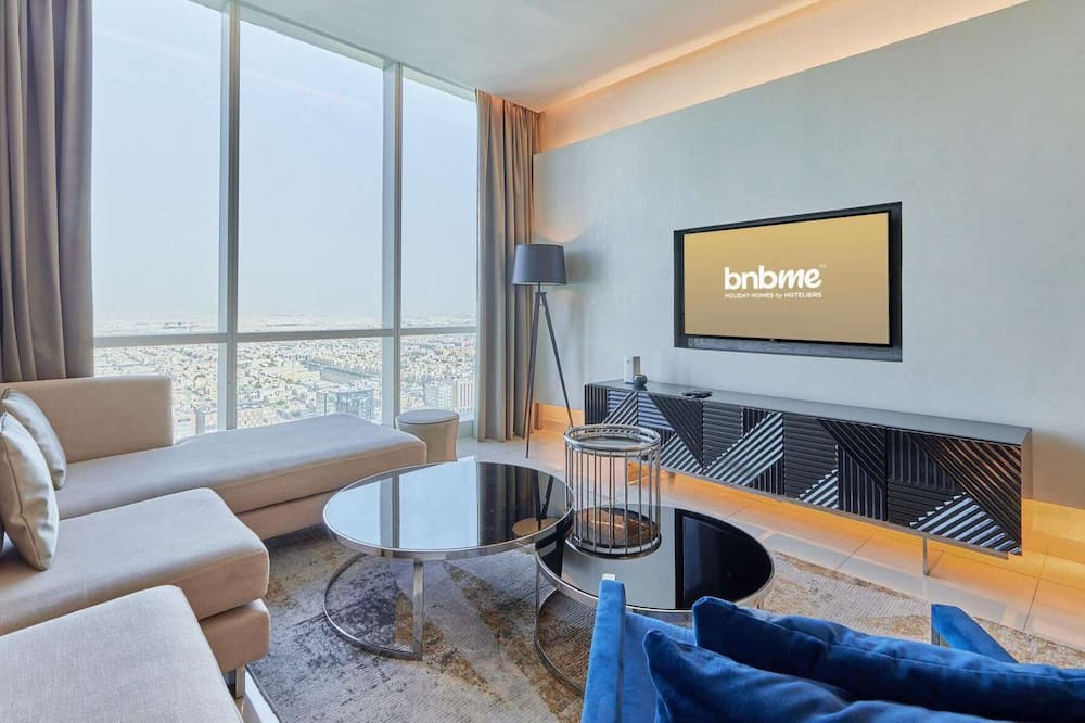 Al Olaya District Apartment | bnbme | Luxury Damac Apt near Kingdom Tower | Pool & Gym