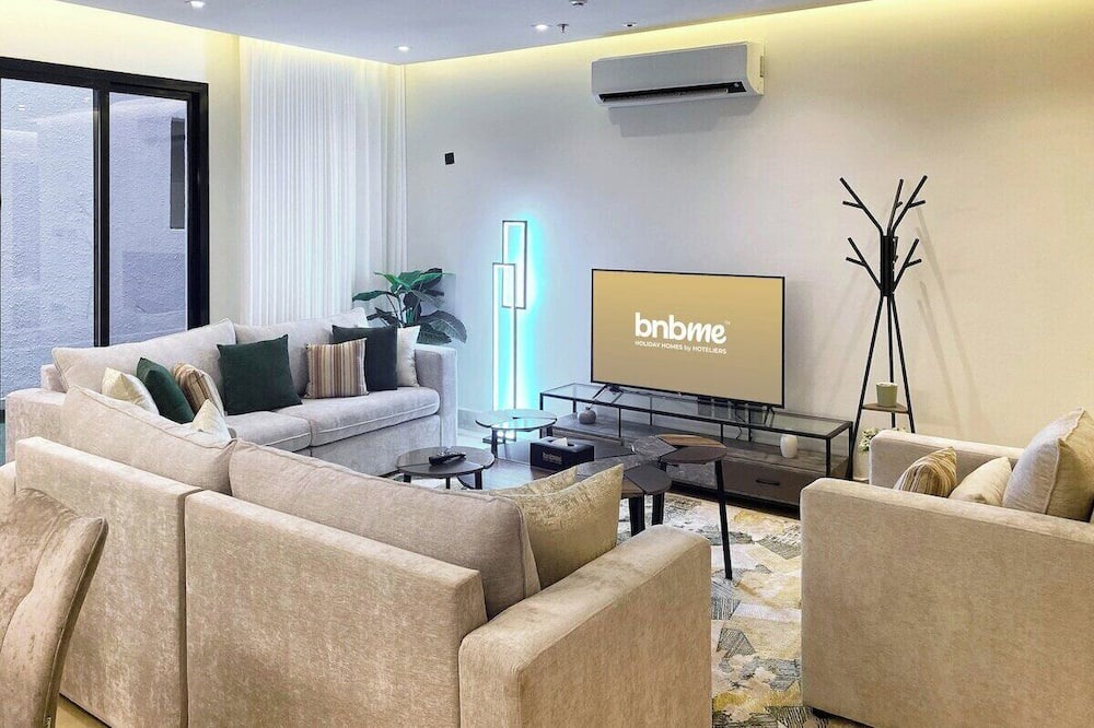 Qurtubah Apartment | bnbme | Modern Apartment + Maid’s Room | 17 min to KAFD