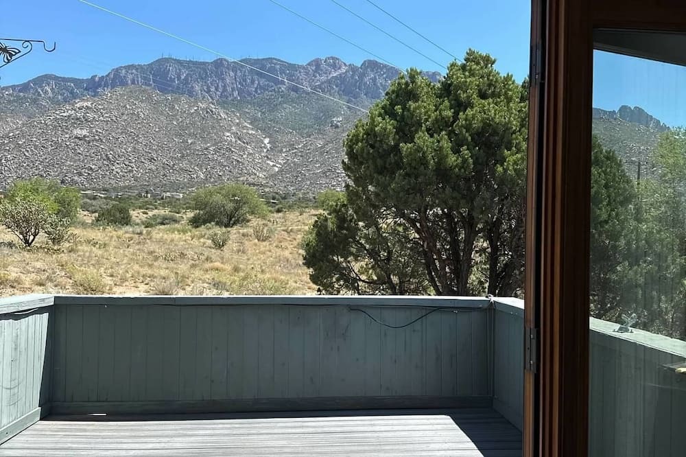 Sandia Heights South House | 3-bedroom townhome in Albuquerque. Adjacent to Sandia Peak Tram beautiful views!