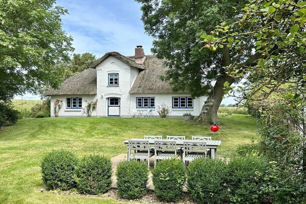 Osterhever House | Holiday home with 3 bedrooms