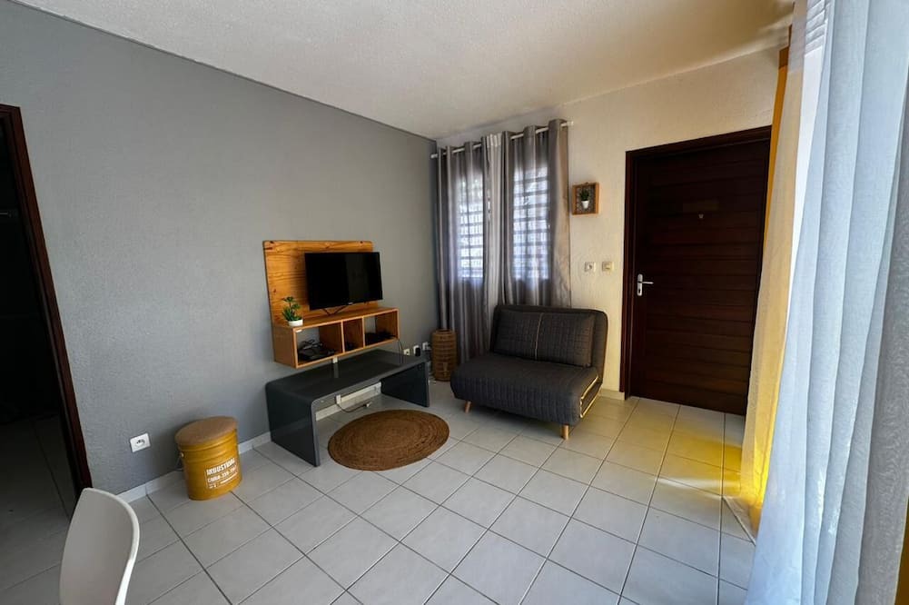 Cayenne Apartment | Montabo Jacuzzi and garden