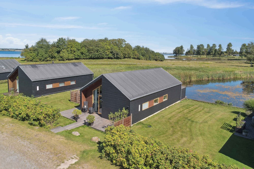 Stubbekobing House | Lakefront Luxury in Kongsnæs Holiday Retreat