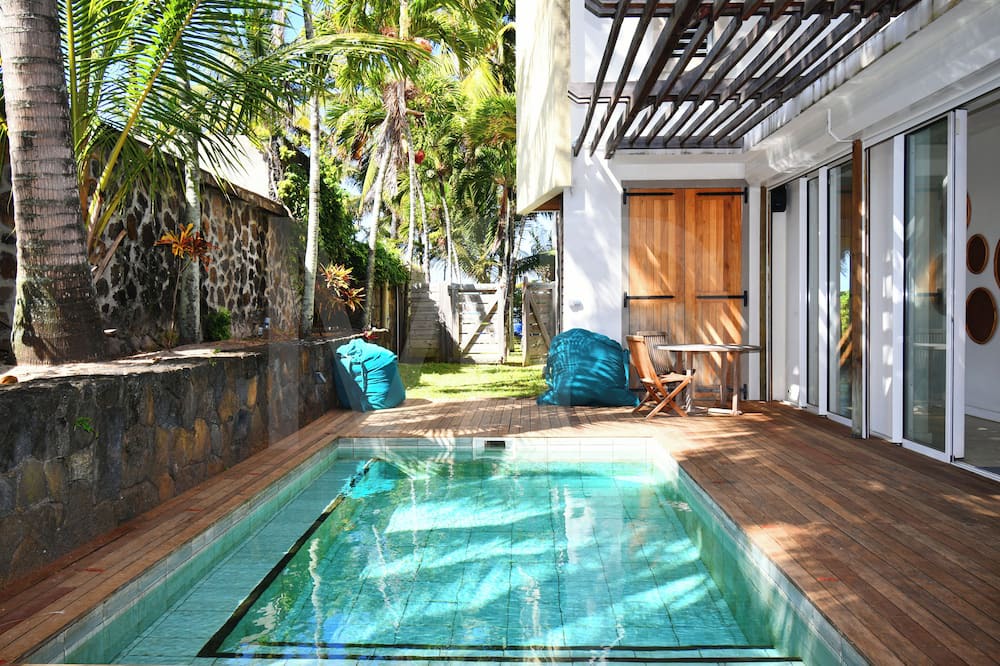 Trou d'Eau Douce Villa | Villa la Pelouse/piscine - Beachfront villa in Trou d'Eau Douce, Mauritius