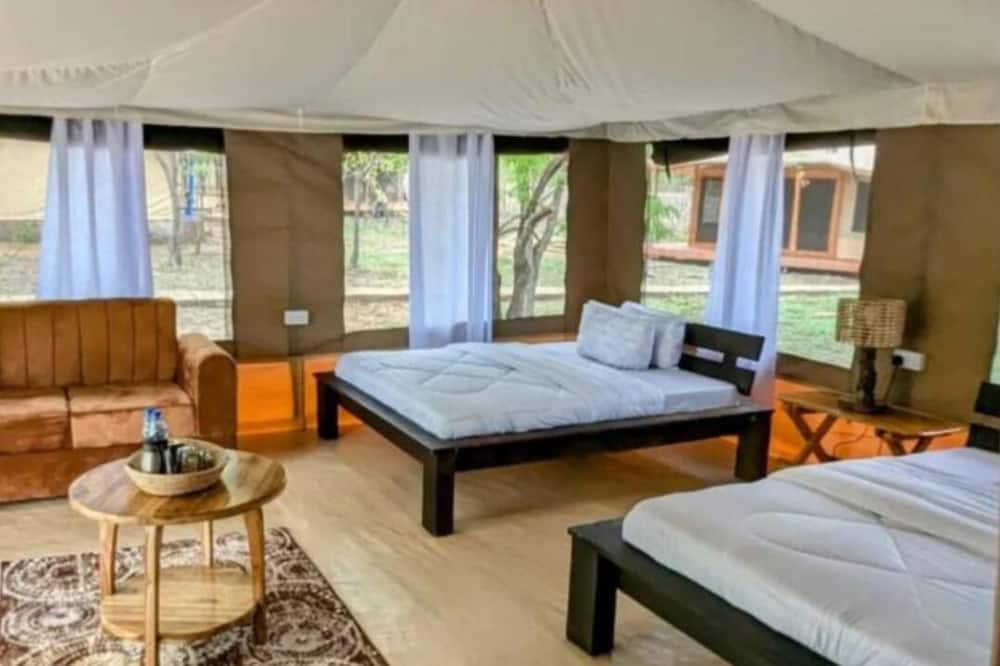 Mikumi House | Double G safaris and Camp Mikumi - Luxury Triple Room