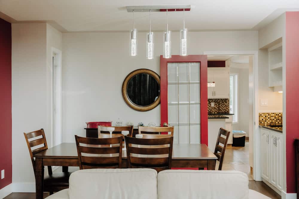 Northeast Edmonton House | The Mansion House