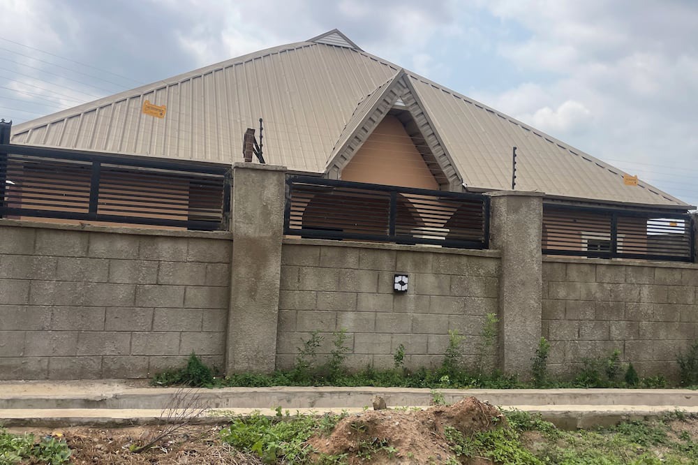 Ibadan Apartment | Charming 1-bedroom apartment in tranquil Ibadan with AC