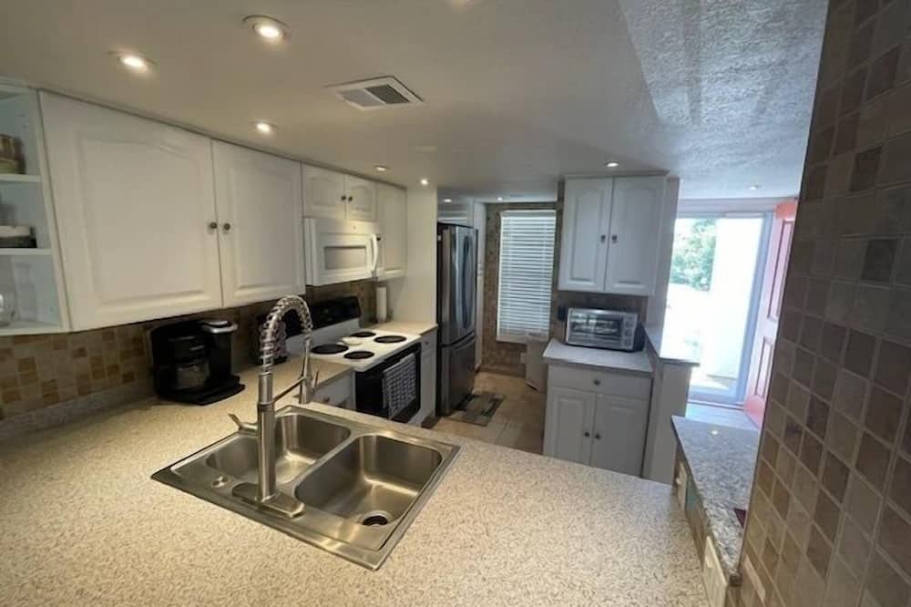 Point East Condo | Ocean View Second Floor 2/2
