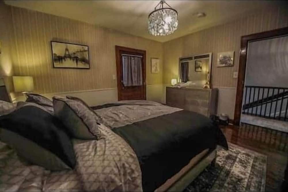 Fourmile Apartment | Luxury Meets History: High End Boutique Vibes