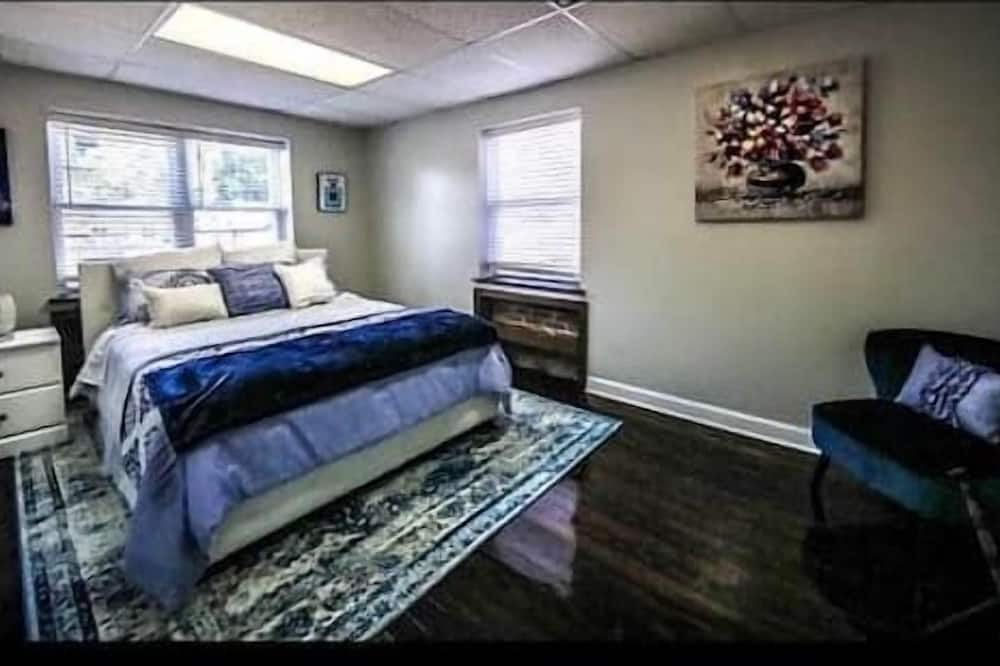 Fourmile Apartment | Luxury Meets History: 5 Star Comfort
