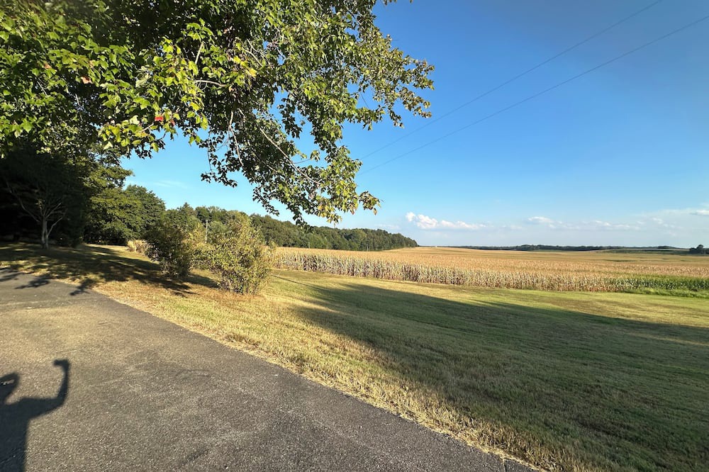Clay House | Brown’s Bar countryliving Spacious 4 bedroom 3 full bath near Blackford Oaks WMA
