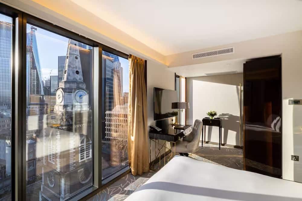 Portsoken Hotel | Botolph Corner Suite at Hotel Saint—Near Tower Bridge and the British Museum