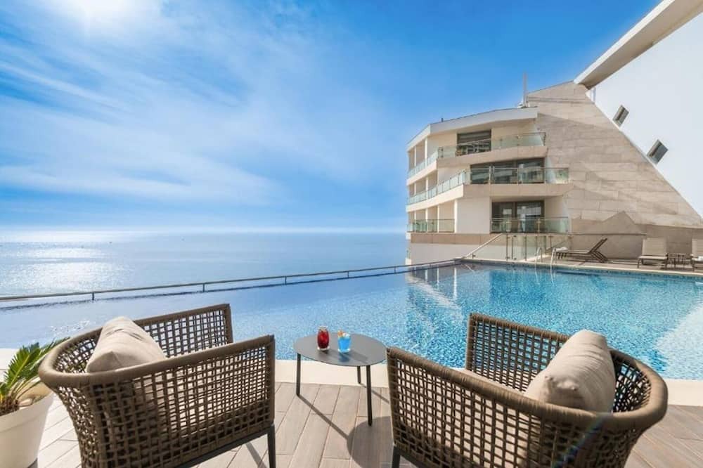 Santiago Hotel | Relaxing Room Steps from California Beach w/Private Balcony Views