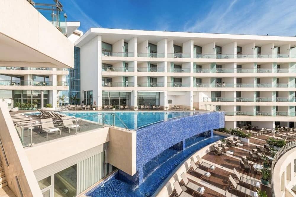 Santiago Hotel | Serene Room w/Balcony Overlooking California Beach’s Golden Sands