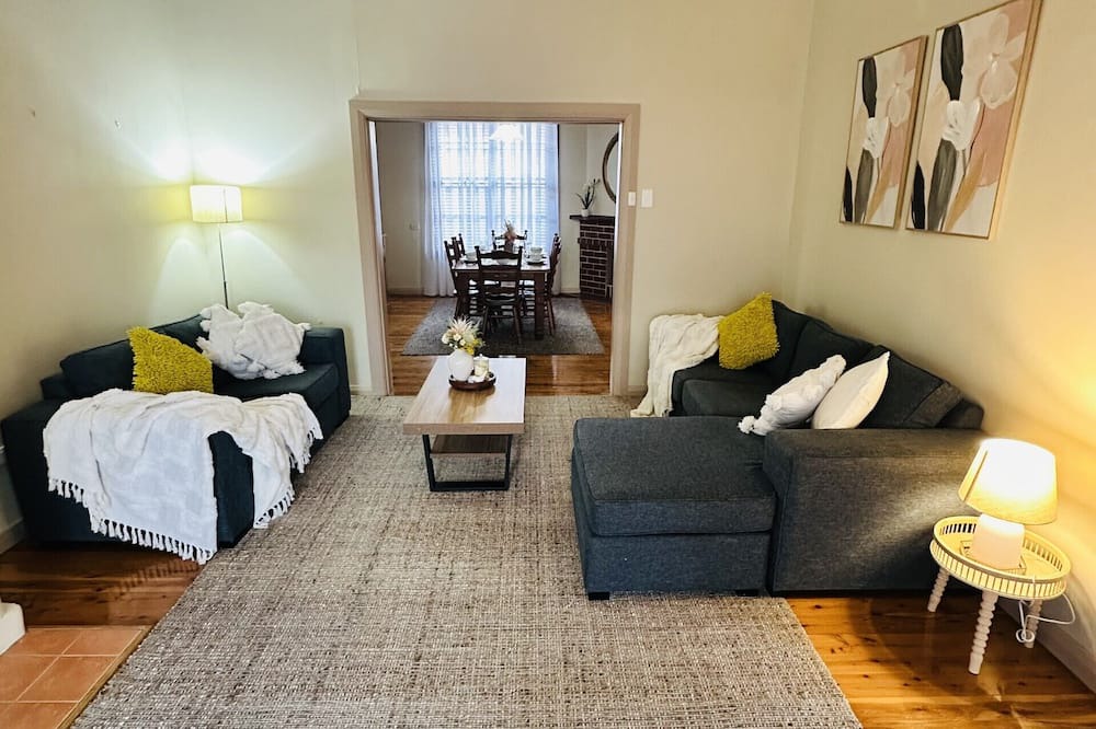 Dubbo House | Tamworth Suite - your Boutique Retreat in Dubbo