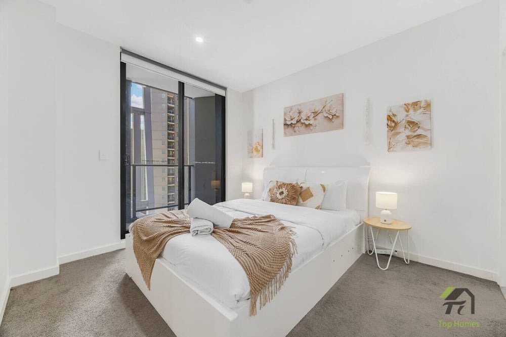 Harris Park Apartment | Parramatta Sunny Urban Nest